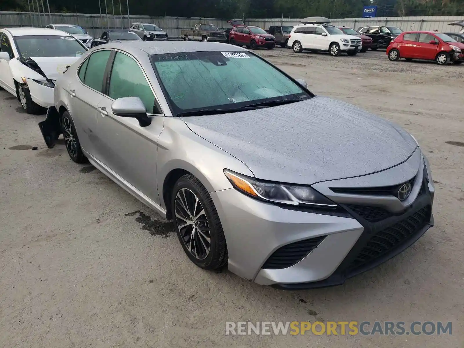 1 Photograph of a damaged car 4T1G11AK5LU322725 TOYOTA CAMRY 2020