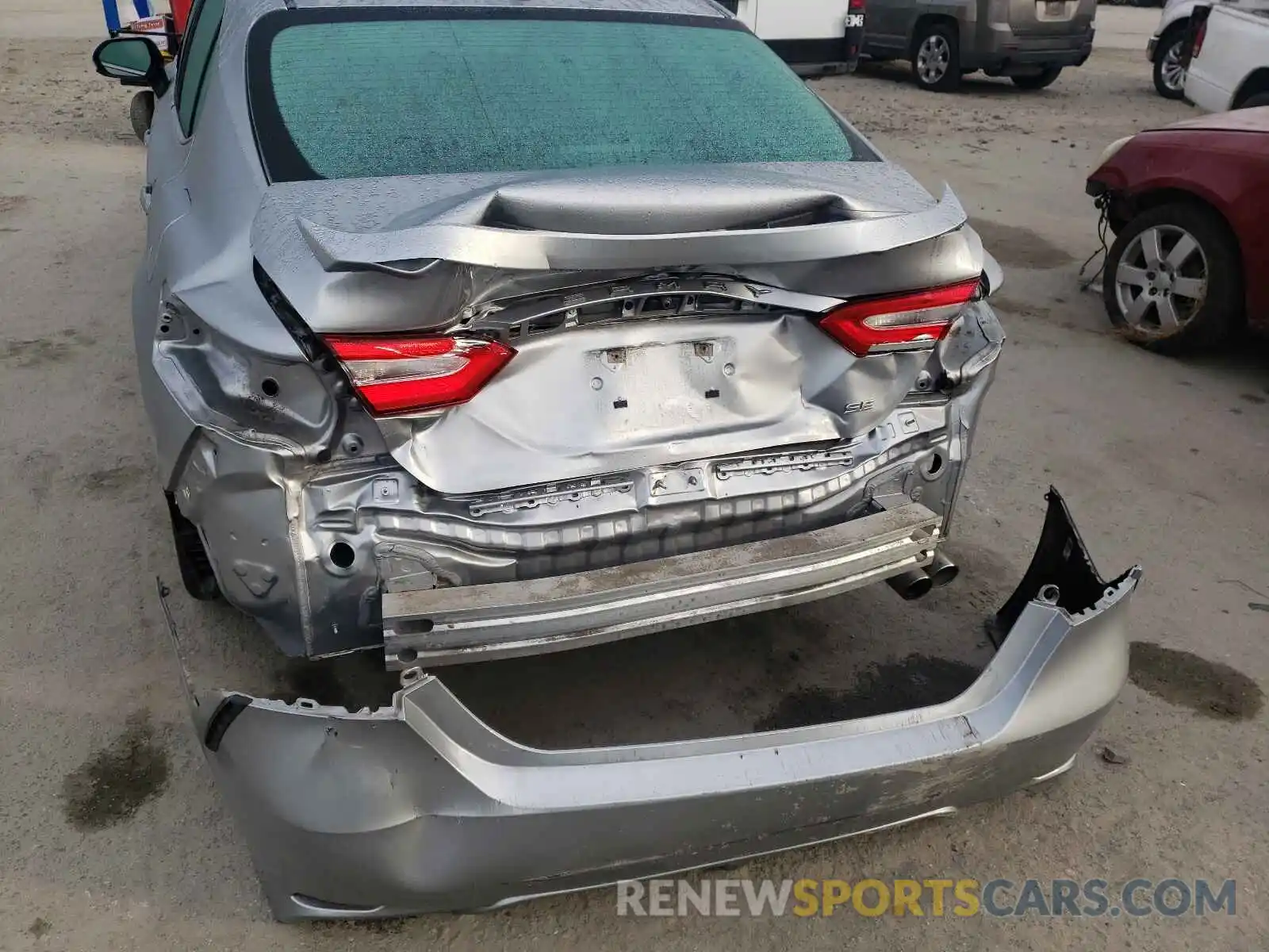 9 Photograph of a damaged car 4T1G11AK5LU322725 TOYOTA CAMRY 2020