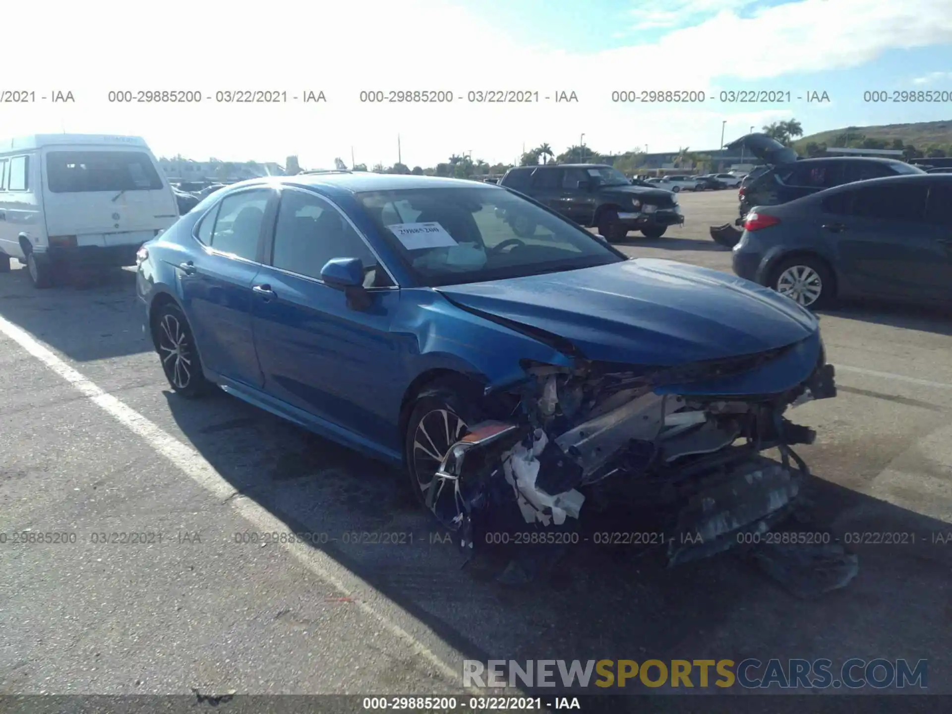 1 Photograph of a damaged car 4T1G11AK5LU325107 TOYOTA CAMRY 2020