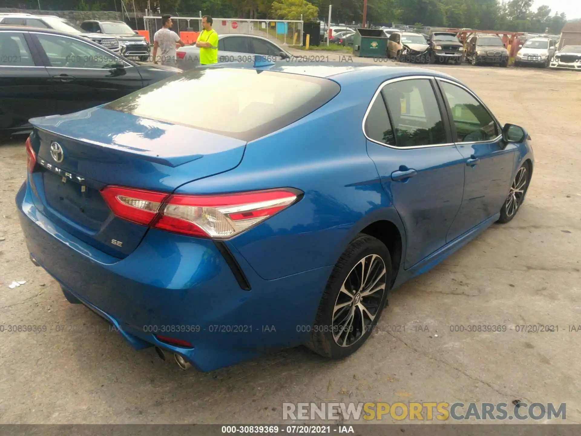 4 Photograph of a damaged car 4T1G11AK5LU327407 TOYOTA CAMRY 2020