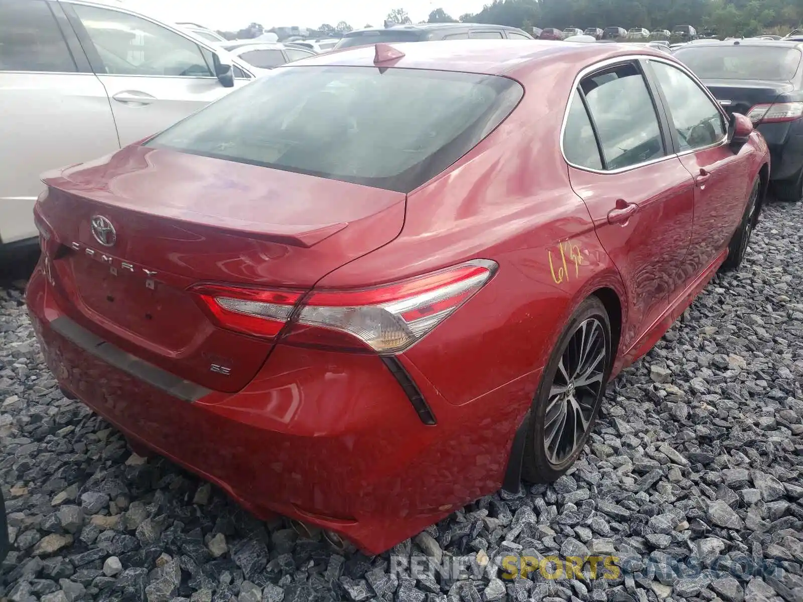 4 Photograph of a damaged car 4T1G11AK5LU330176 TOYOTA CAMRY 2020