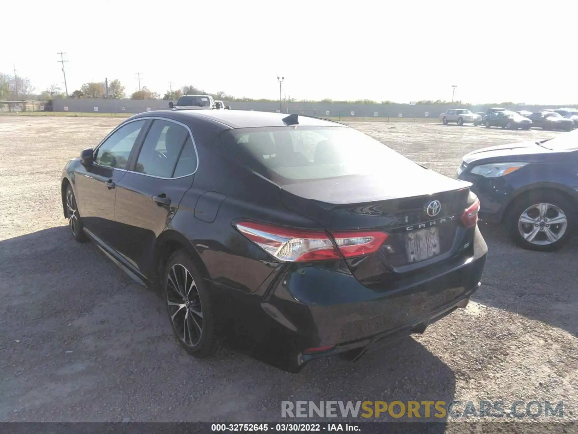 3 Photograph of a damaged car 4T1G11AK5LU331389 TOYOTA CAMRY 2020