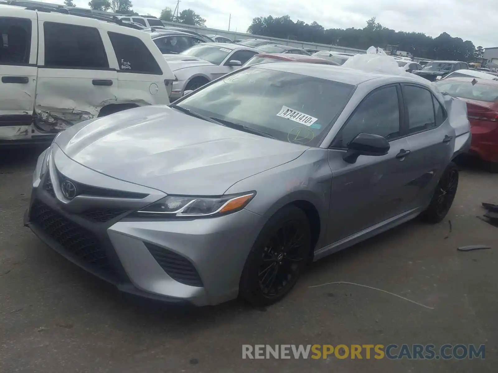 2 Photograph of a damaged car 4T1G11AK5LU332414 TOYOTA CAMRY 2020