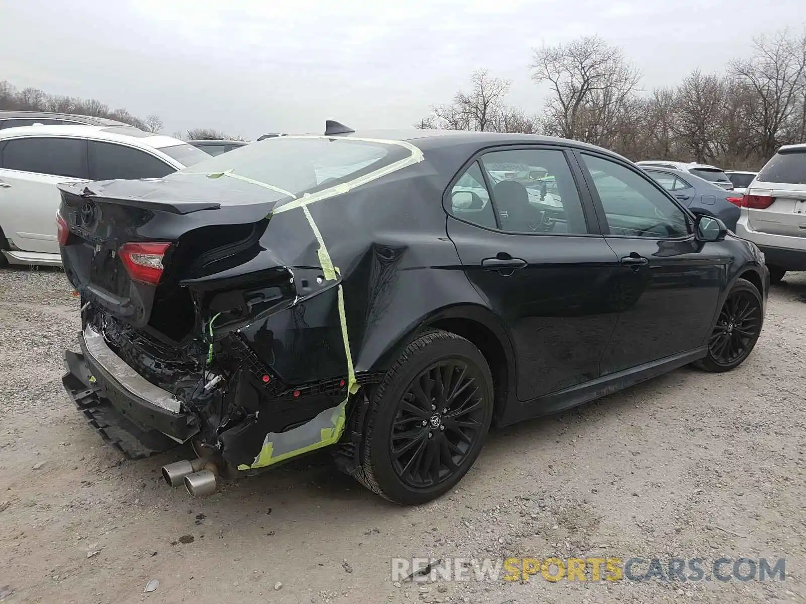 4 Photograph of a damaged car 4T1G11AK5LU333336 TOYOTA CAMRY 2020