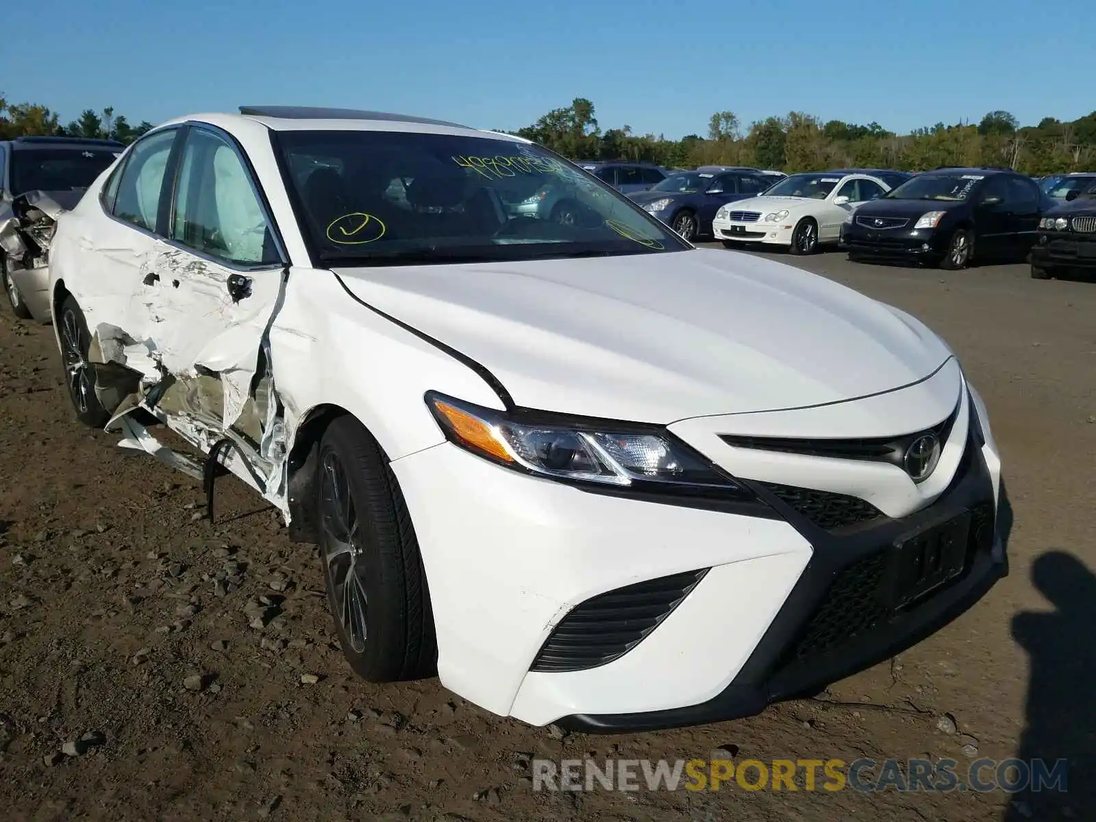 1 Photograph of a damaged car 4T1G11AK5LU336530 TOYOTA CAMRY 2020