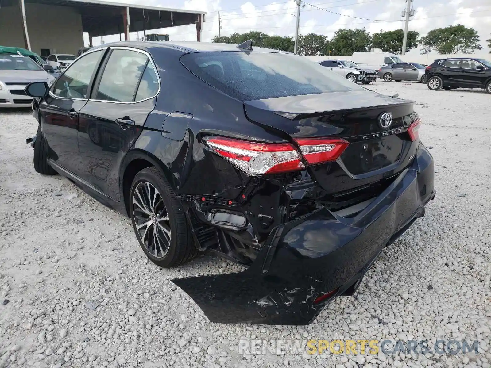 3 Photograph of a damaged car 4T1G11AK5LU336933 TOYOTA CAMRY 2020