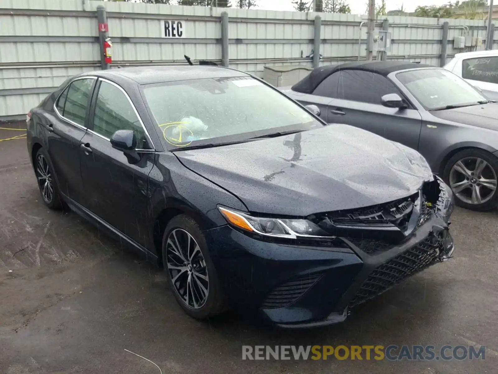 1 Photograph of a damaged car 4T1G11AK5LU337452 TOYOTA CAMRY 2020