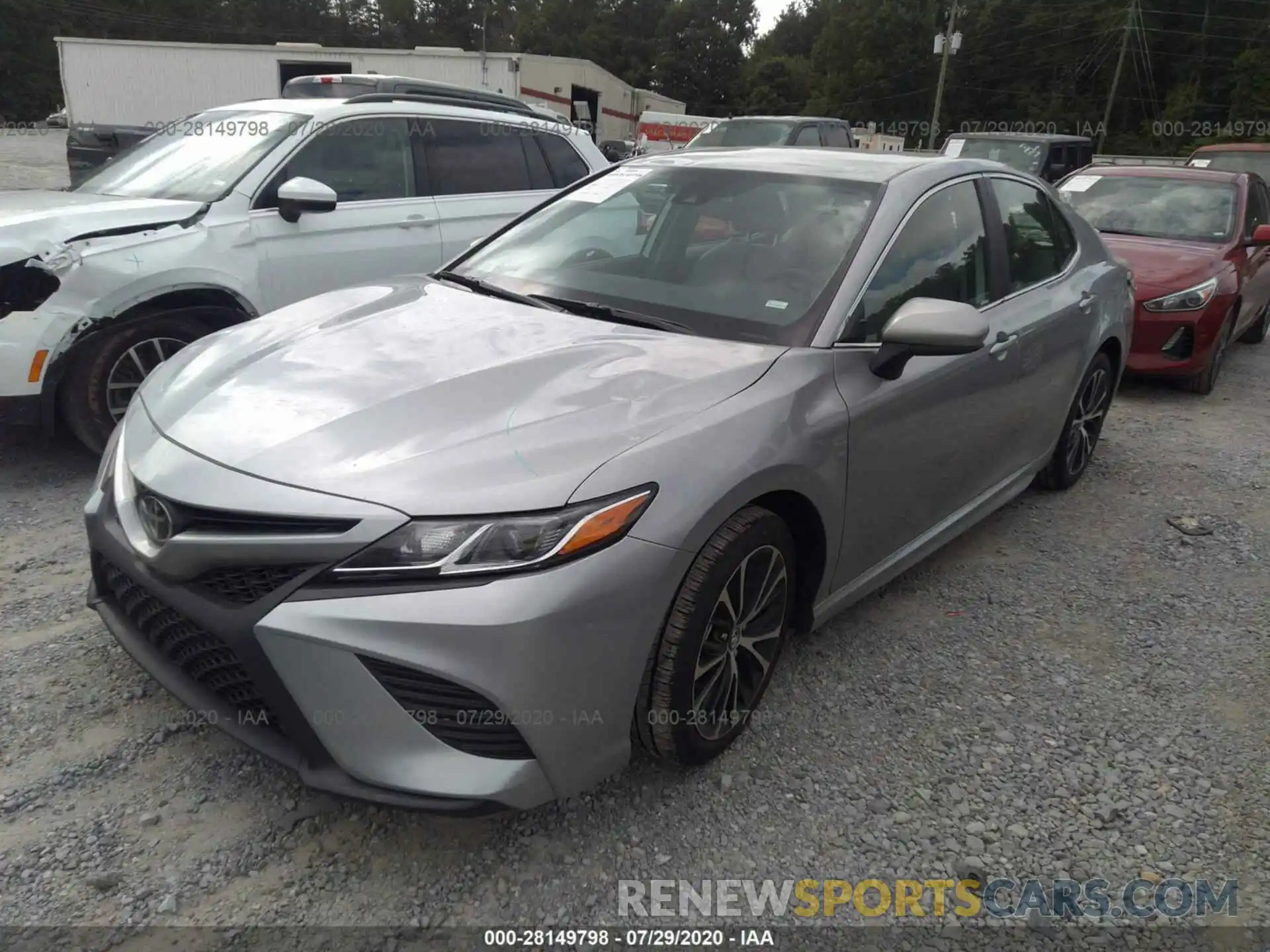 2 Photograph of a damaged car 4T1G11AK5LU337516 TOYOTA CAMRY 2020