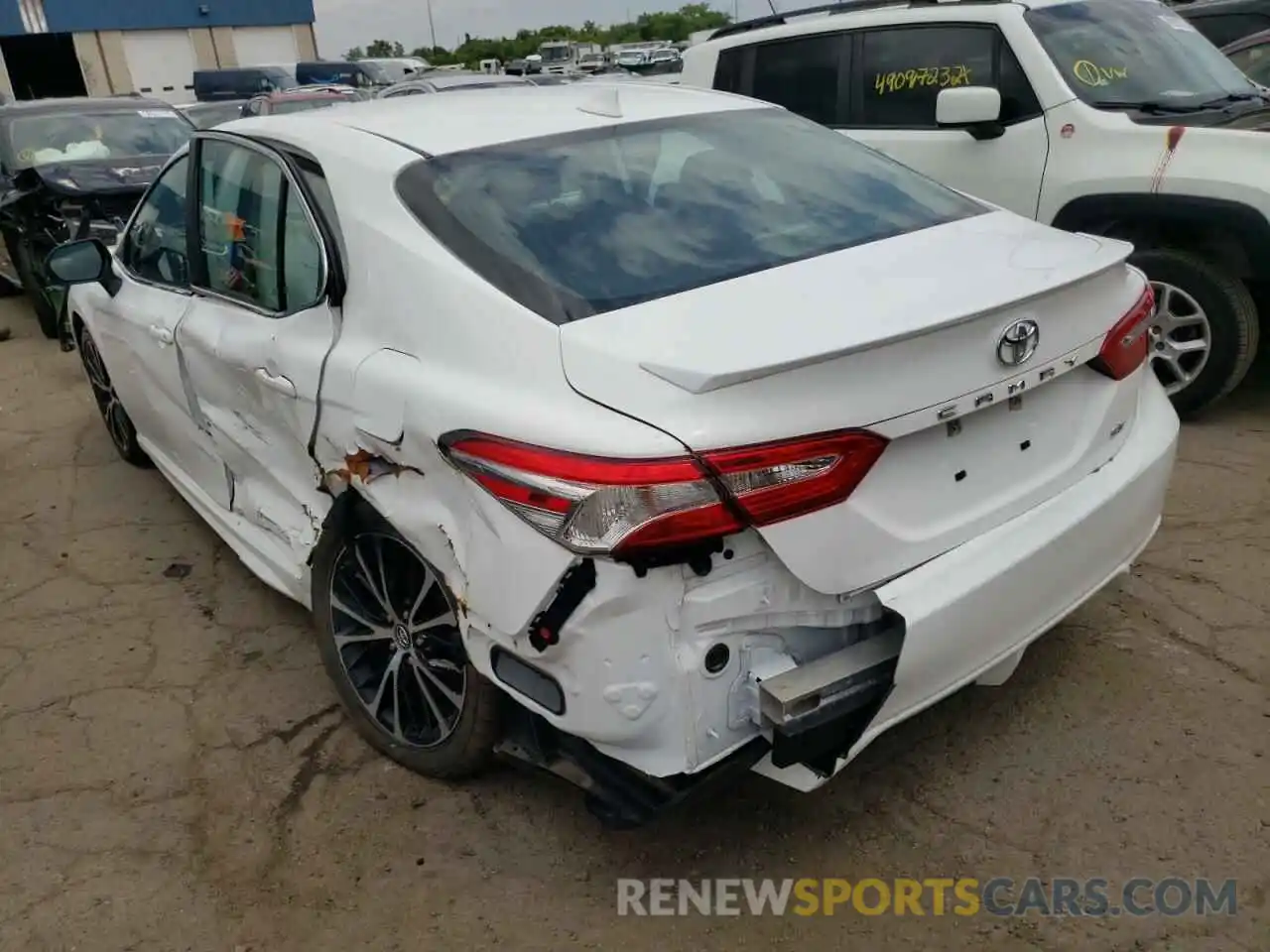 3 Photograph of a damaged car 4T1G11AK5LU338083 TOYOTA CAMRY 2020