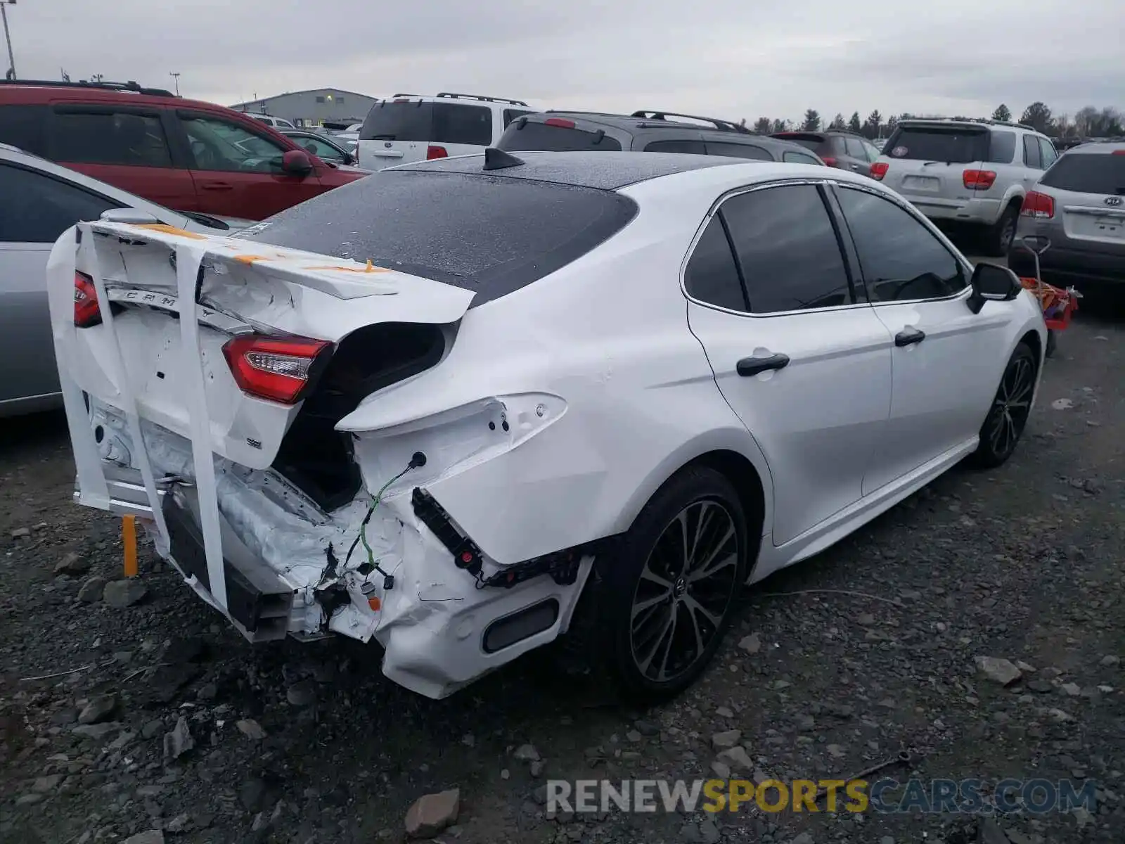 4 Photograph of a damaged car 4T1G11AK5LU339363 TOYOTA CAMRY 2020