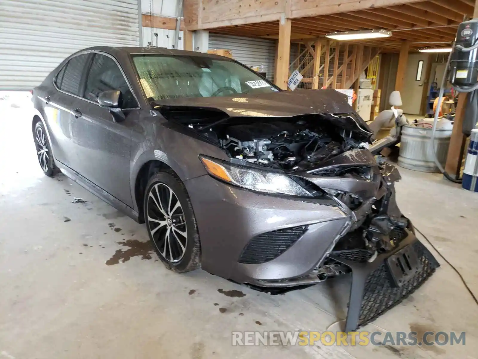 1 Photograph of a damaged car 4T1G11AK5LU342148 TOYOTA CAMRY 2020