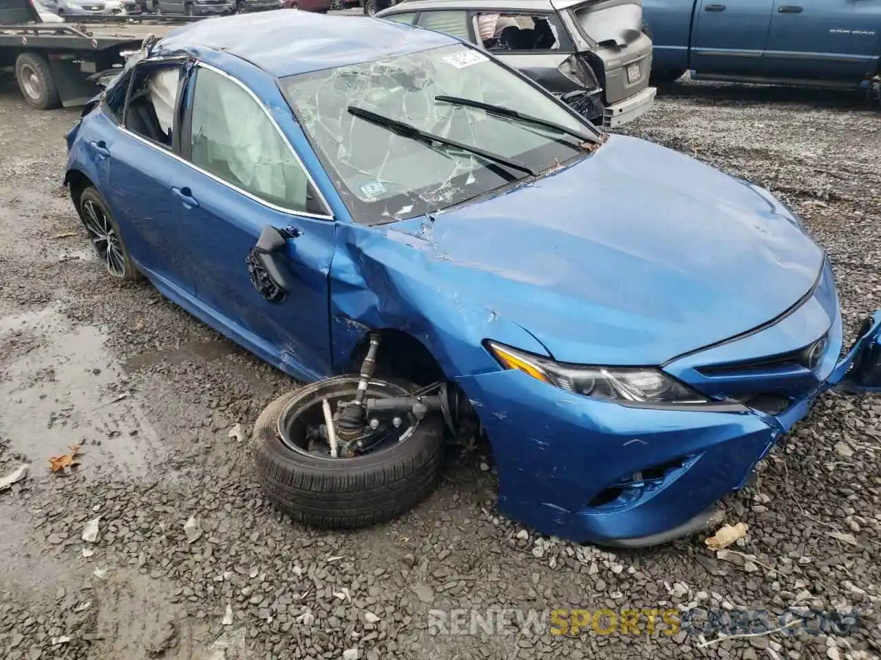 1 Photograph of a damaged car 4T1G11AK5LU345700 TOYOTA CAMRY 2020