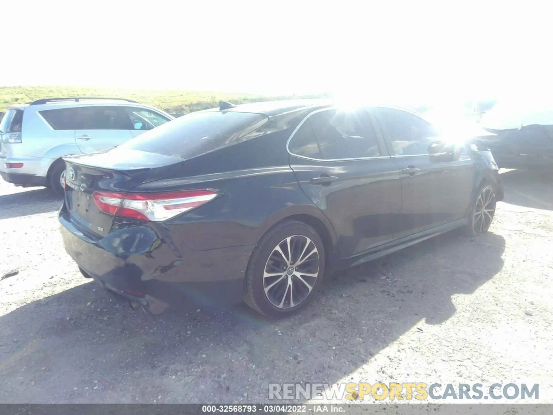 4 Photograph of a damaged car 4T1G11AK5LU345759 TOYOTA CAMRY 2020