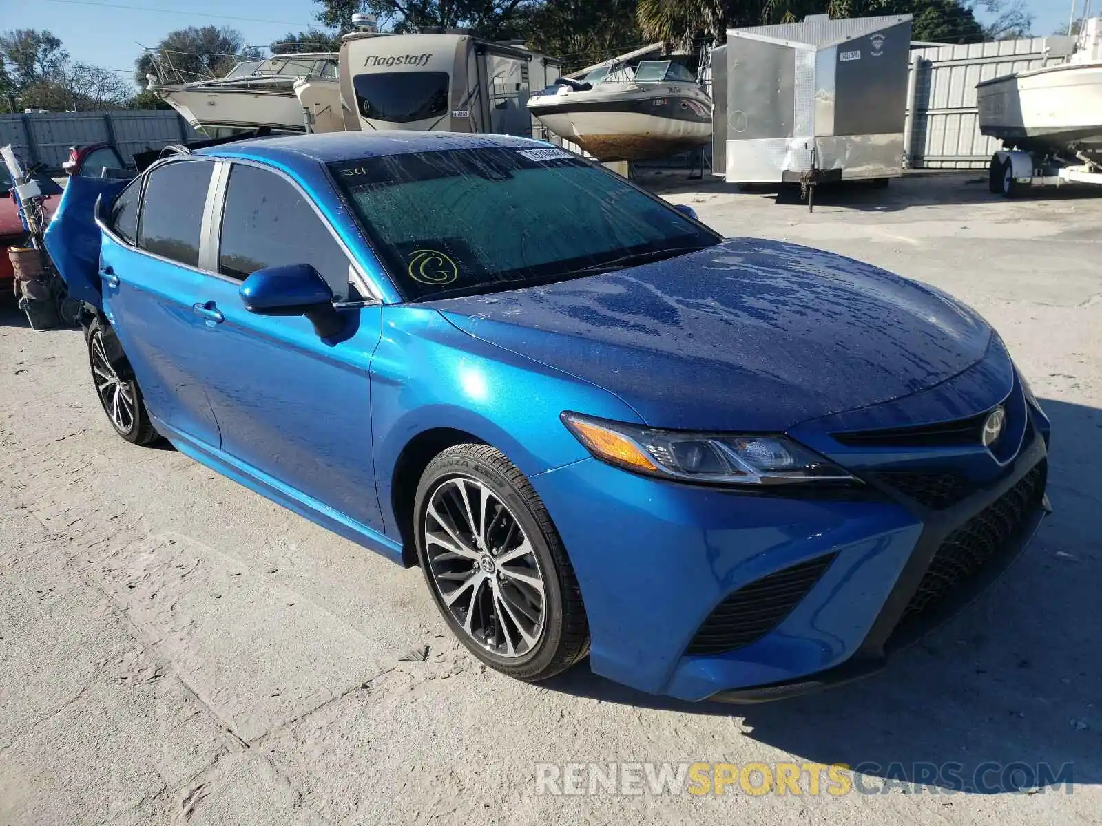 1 Photograph of a damaged car 4T1G11AK5LU345843 TOYOTA CAMRY 2020