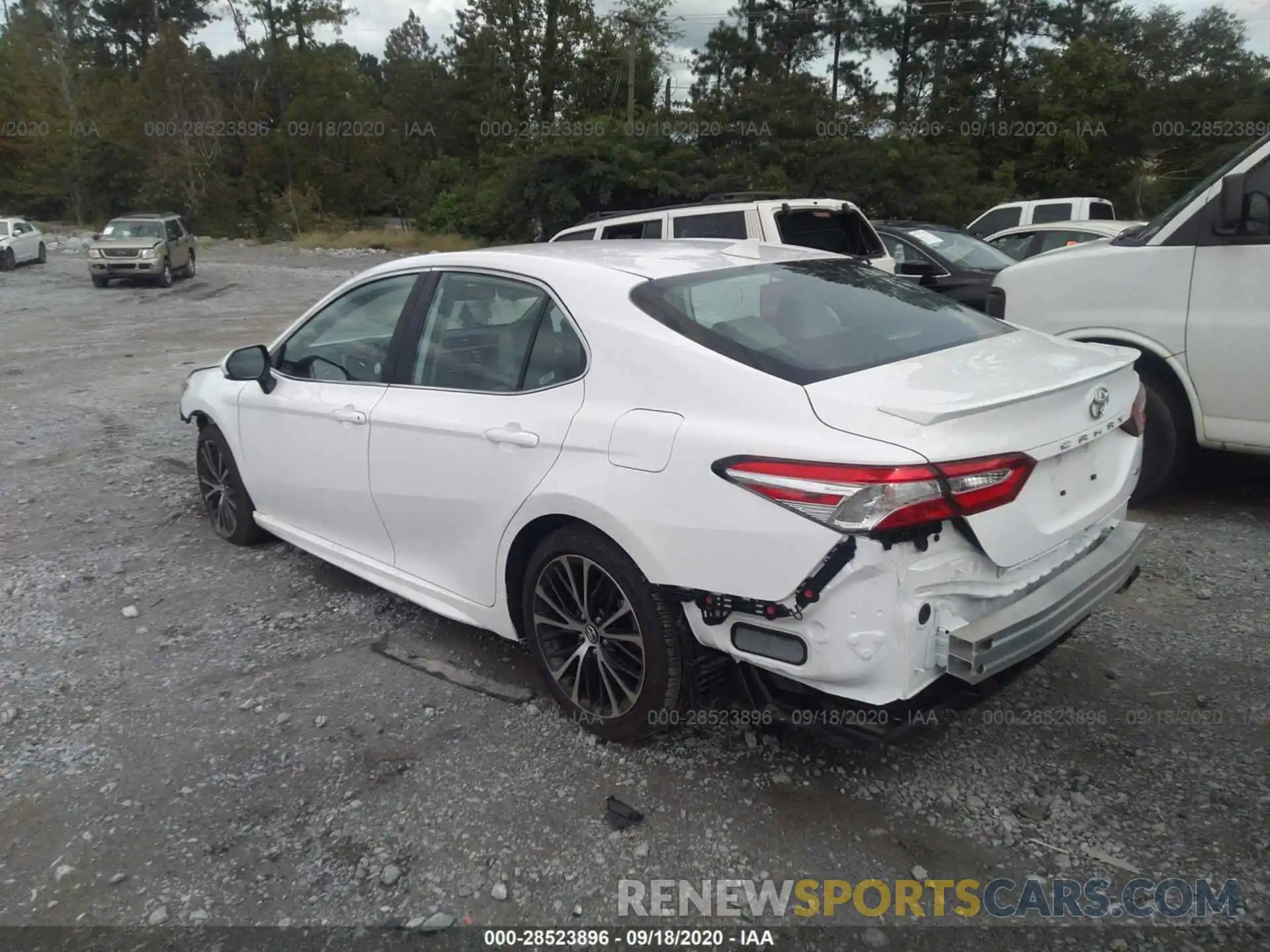 3 Photograph of a damaged car 4T1G11AK5LU346085 TOYOTA CAMRY 2020