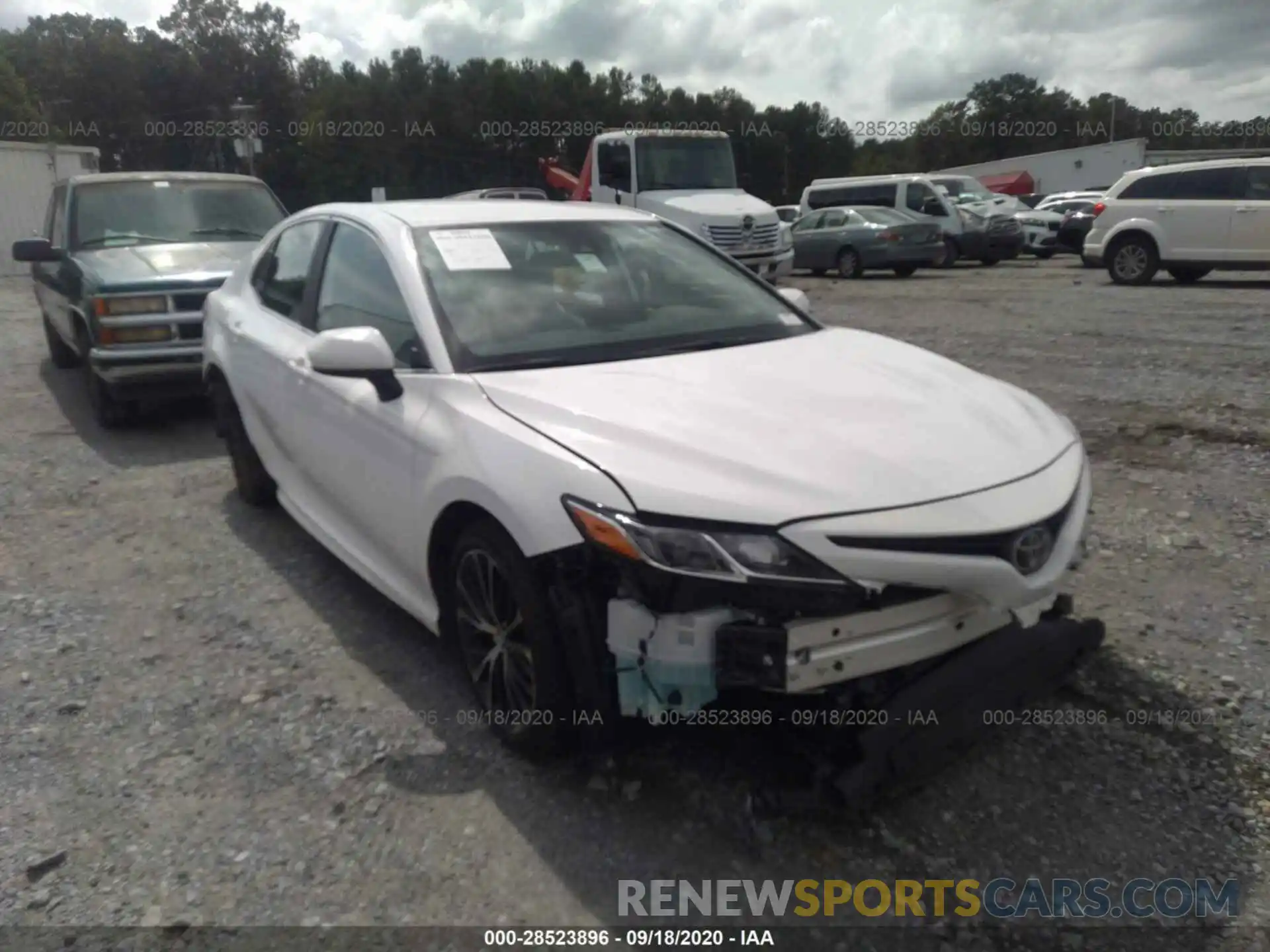 6 Photograph of a damaged car 4T1G11AK5LU346085 TOYOTA CAMRY 2020