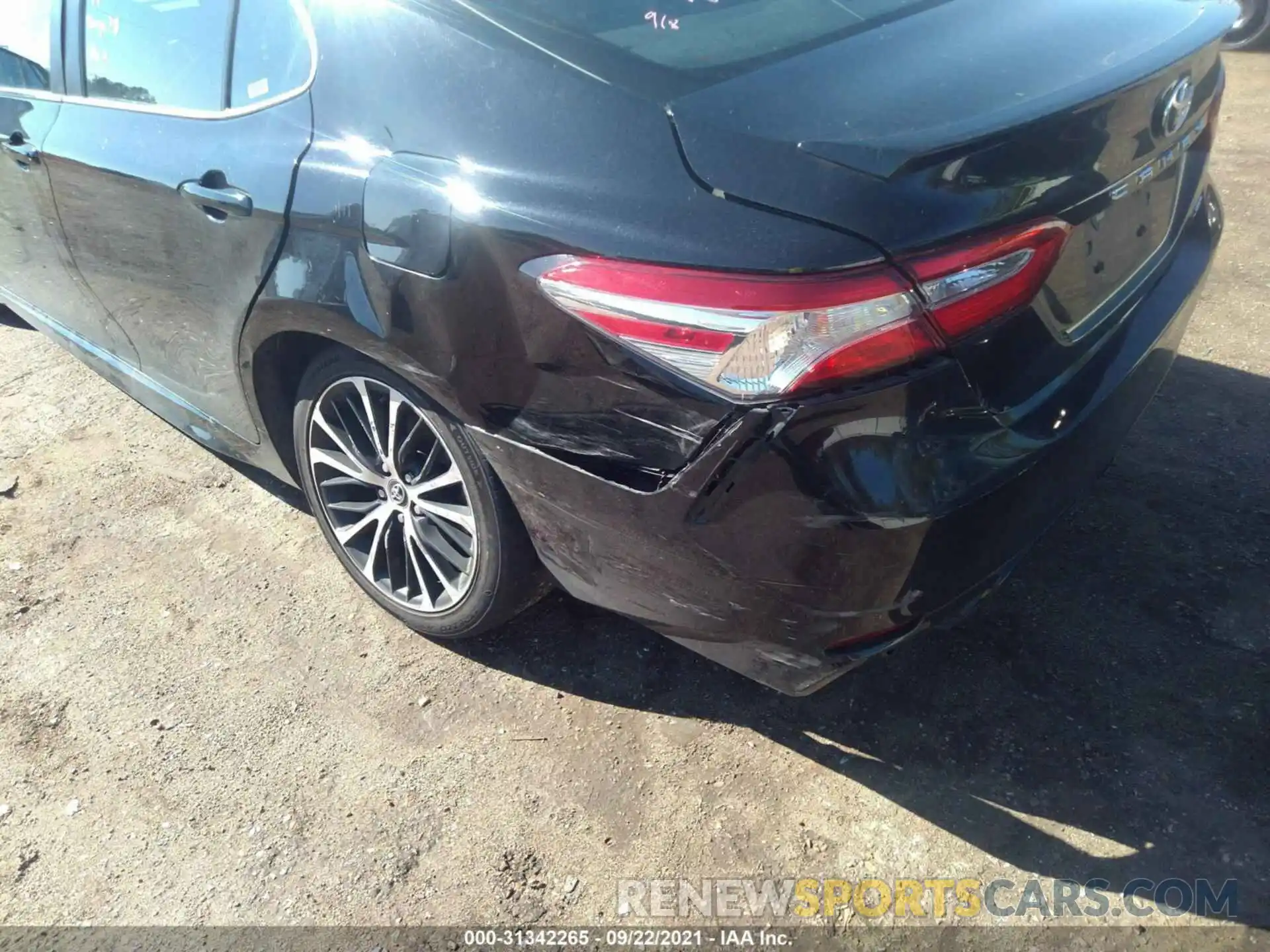 6 Photograph of a damaged car 4T1G11AK5LU348421 TOYOTA CAMRY 2020