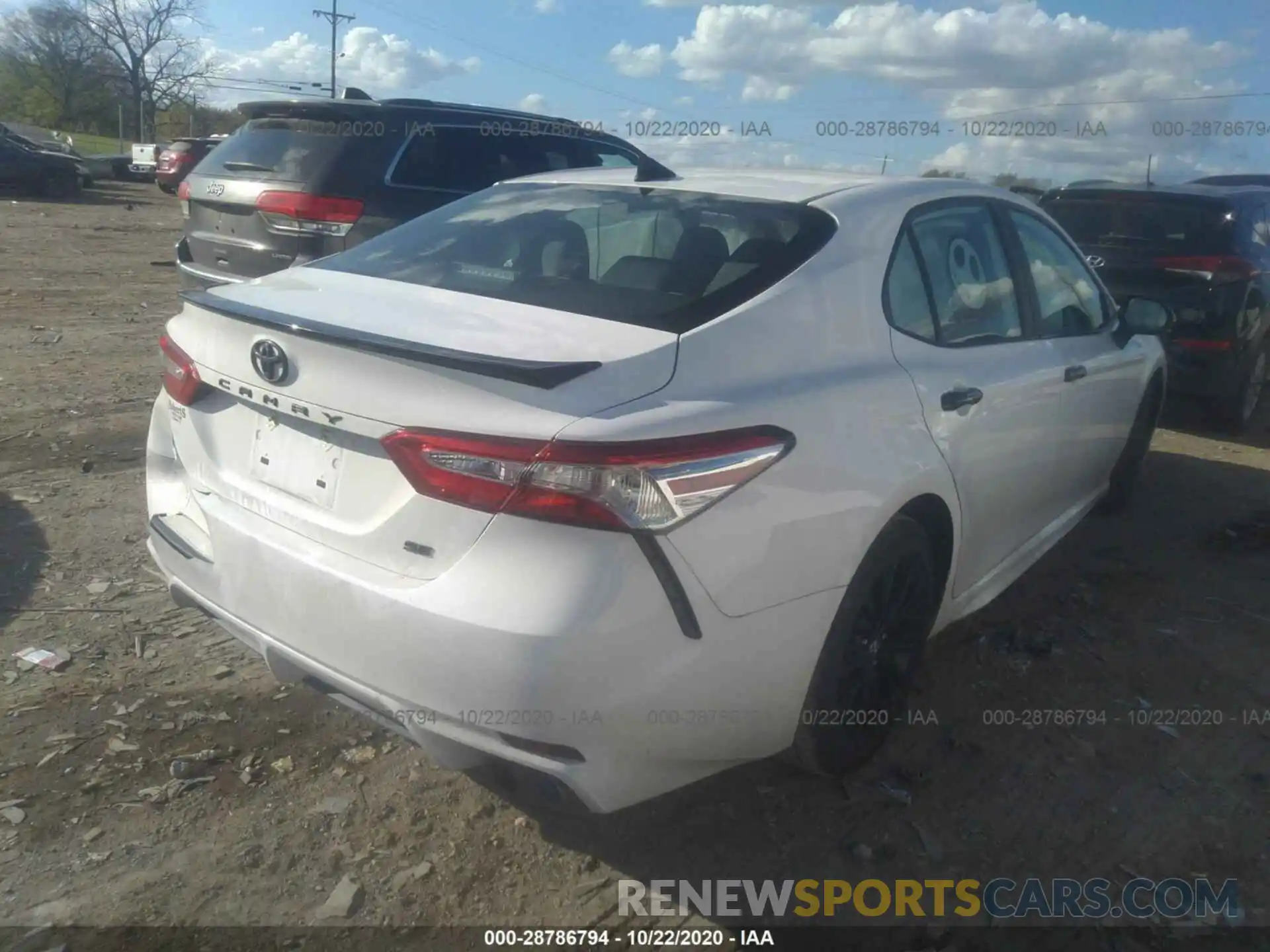 4 Photograph of a damaged car 4T1G11AK5LU348449 TOYOTA CAMRY 2020