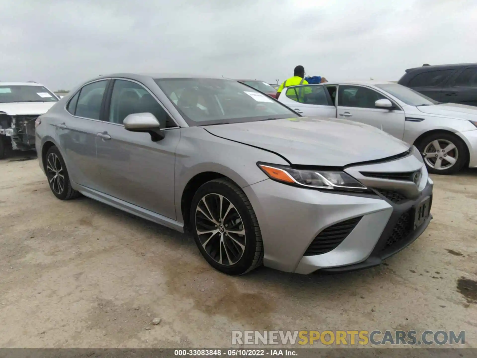 1 Photograph of a damaged car 4T1G11AK5LU357412 TOYOTA CAMRY 2020