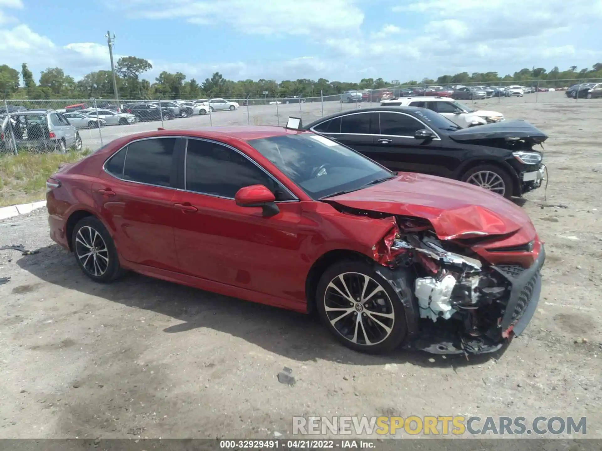 1 Photograph of a damaged car 4T1G11AK5LU358799 TOYOTA CAMRY 2020