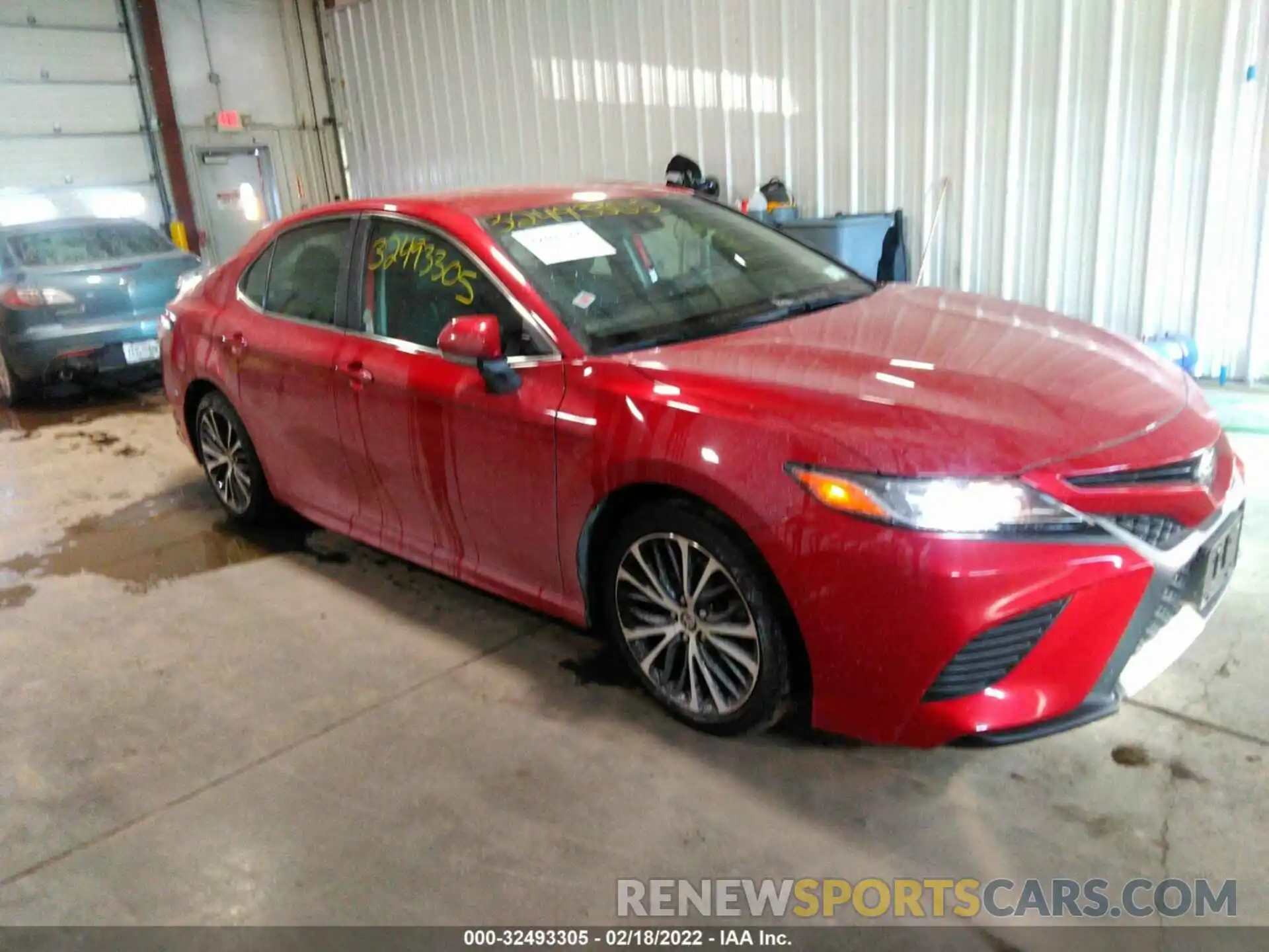 1 Photograph of a damaged car 4T1G11AK5LU360245 TOYOTA CAMRY 2020