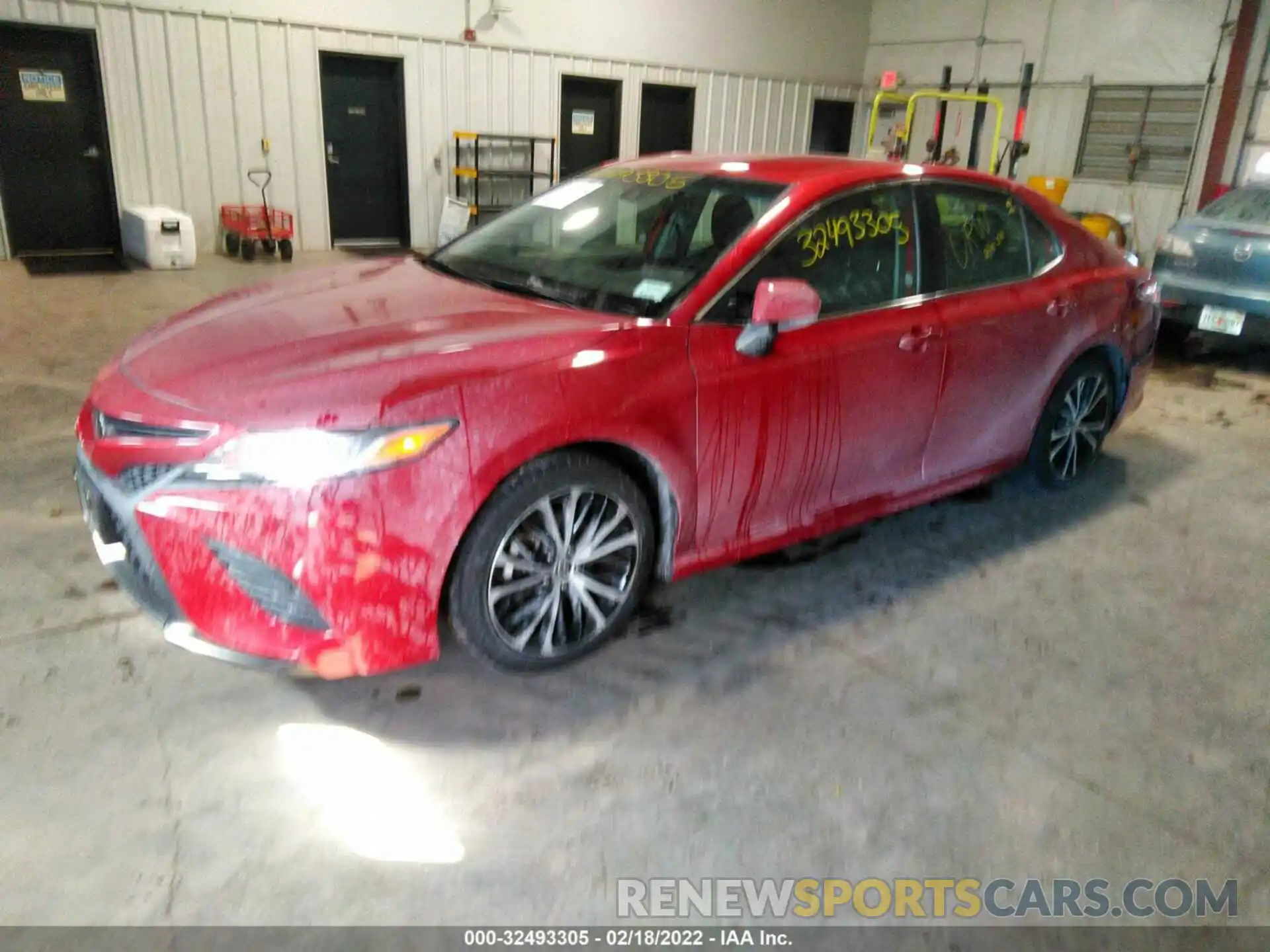 2 Photograph of a damaged car 4T1G11AK5LU360245 TOYOTA CAMRY 2020