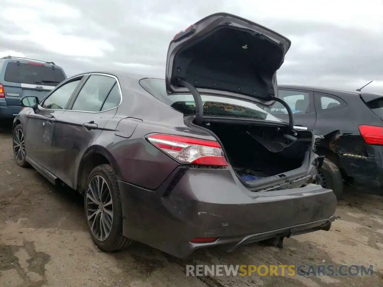 3 Photograph of a damaged car 4T1G11AK5LU362237 TOYOTA CAMRY 2020