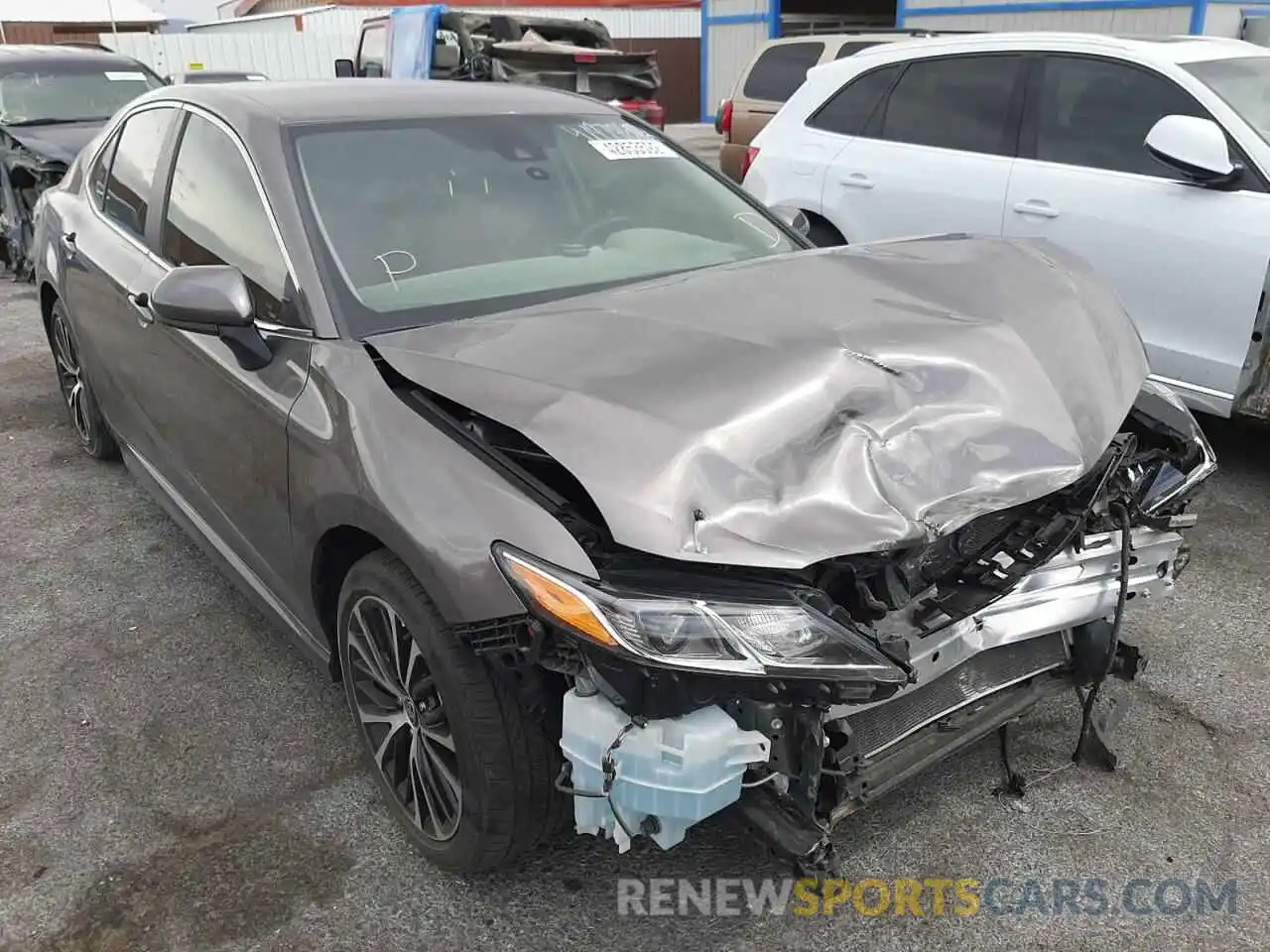 1 Photograph of a damaged car 4T1G11AK5LU362903 TOYOTA CAMRY 2020