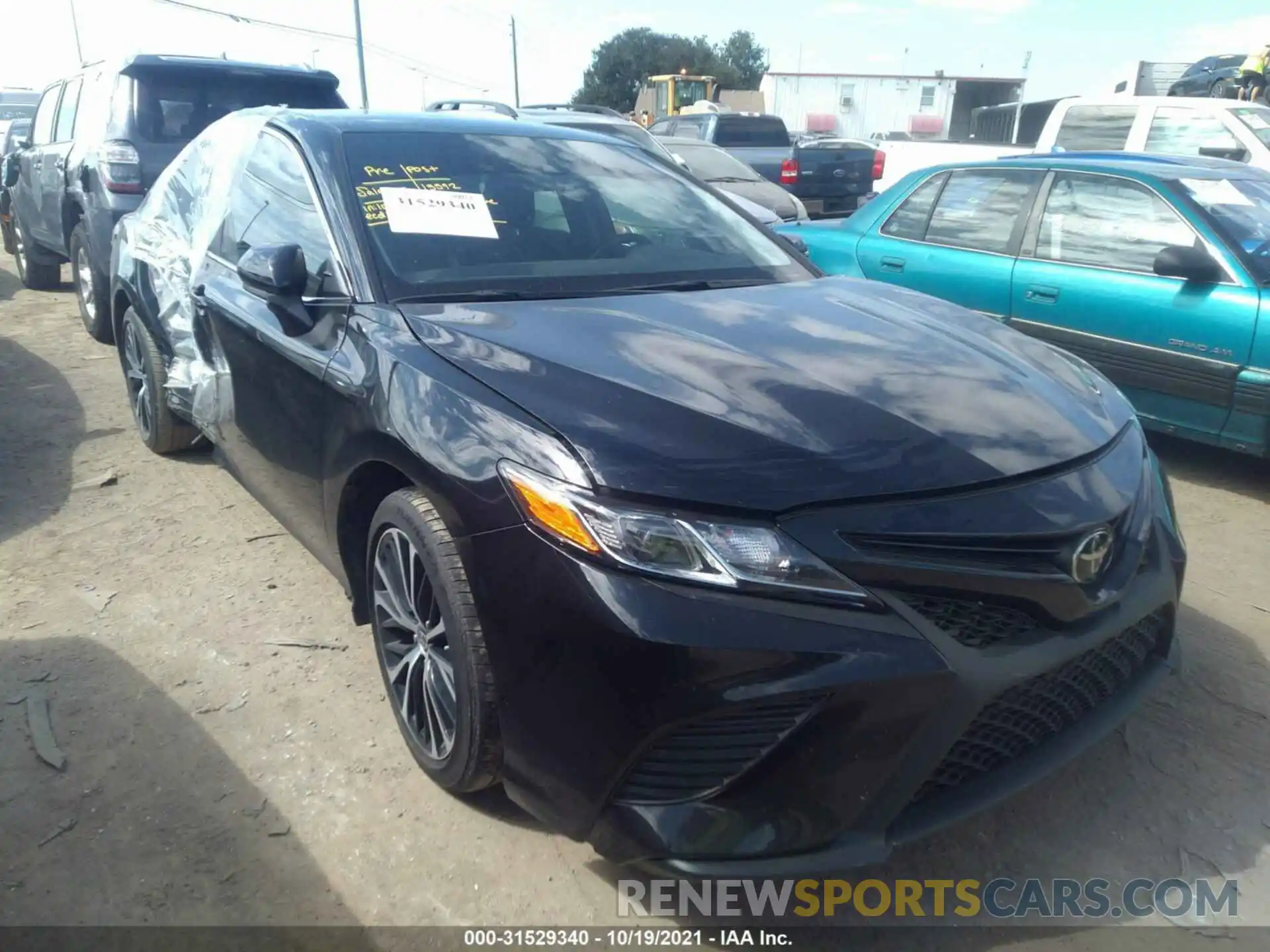 1 Photograph of a damaged car 4T1G11AK5LU366806 TOYOTA CAMRY 2020