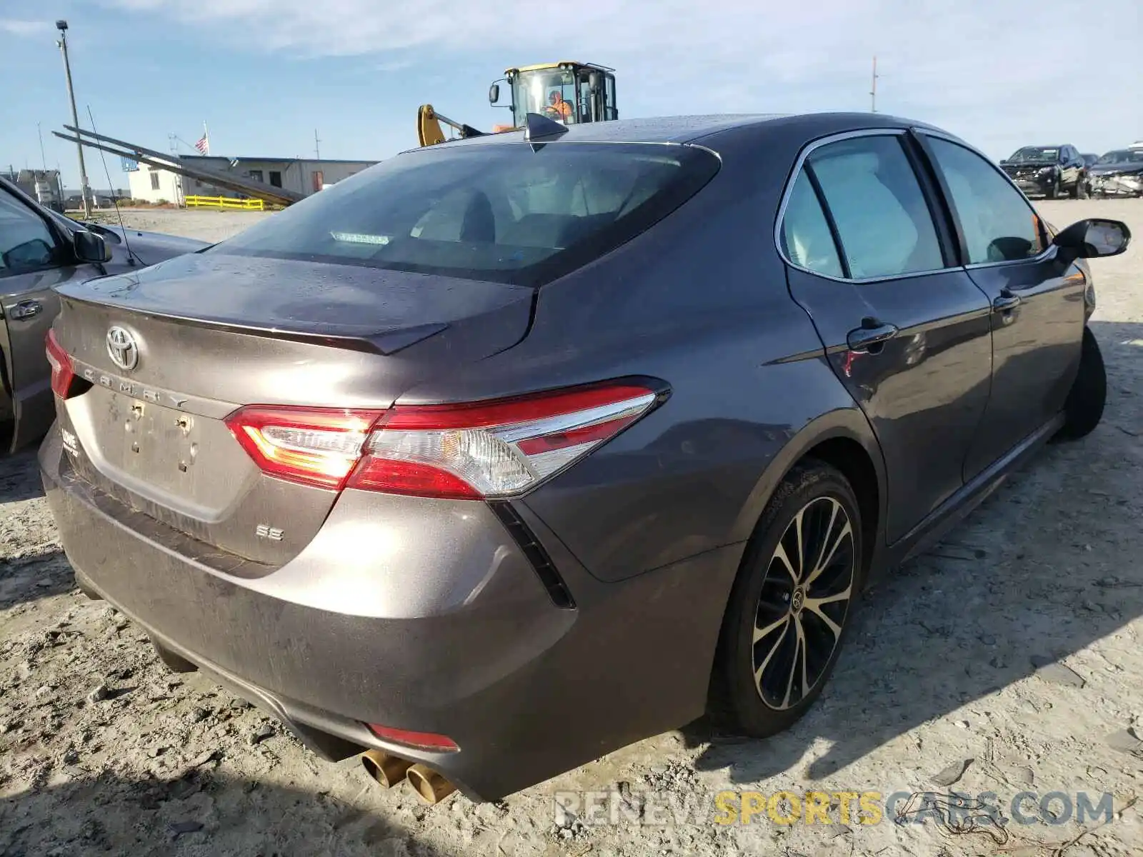 4 Photograph of a damaged car 4T1G11AK5LU370743 TOYOTA CAMRY 2020