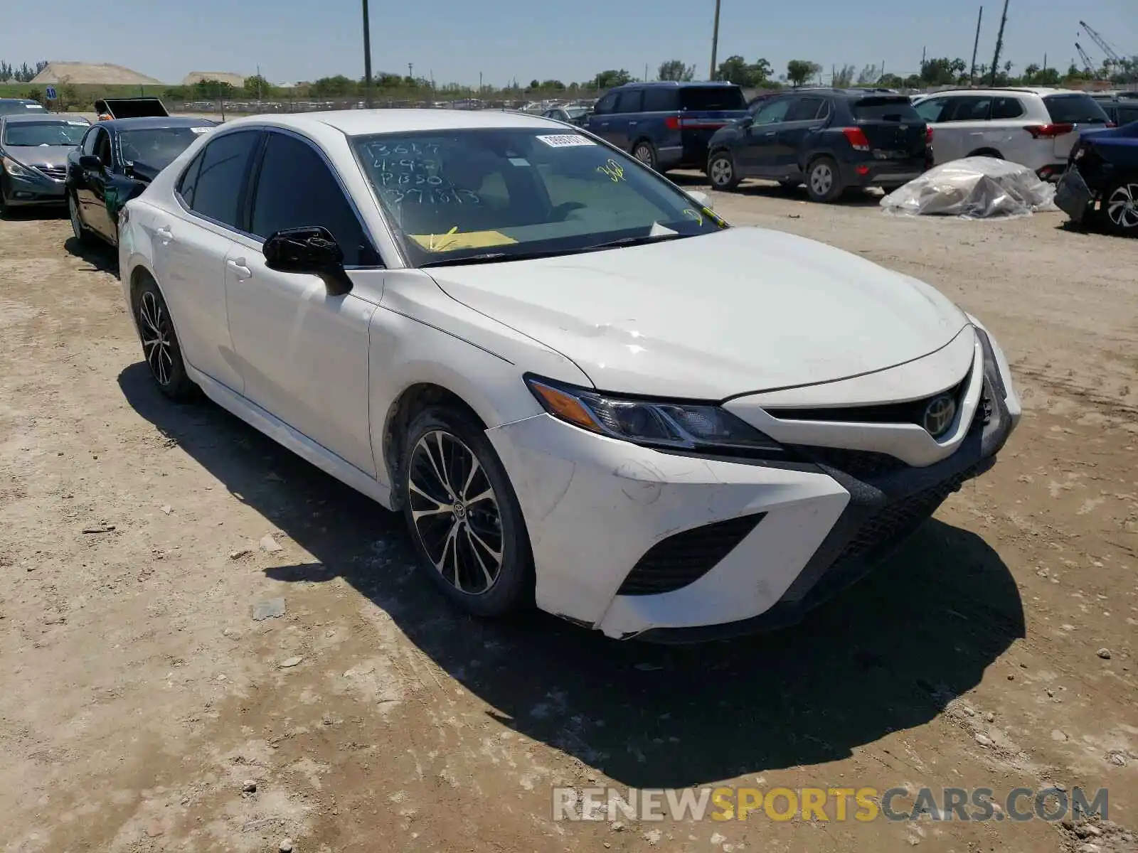 1 Photograph of a damaged car 4T1G11AK5LU371813 TOYOTA CAMRY 2020