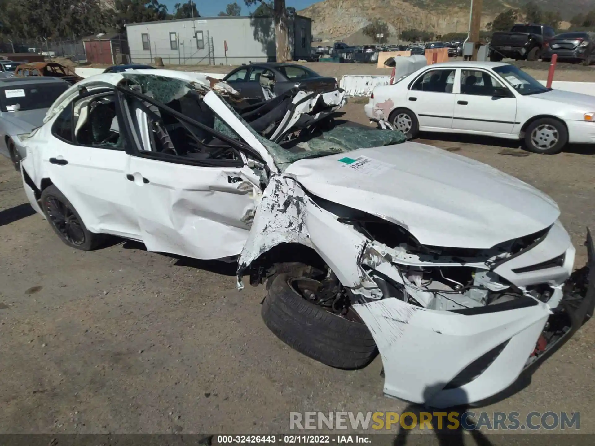 1 Photograph of a damaged car 4T1G11AK5LU379300 TOYOTA CAMRY 2020