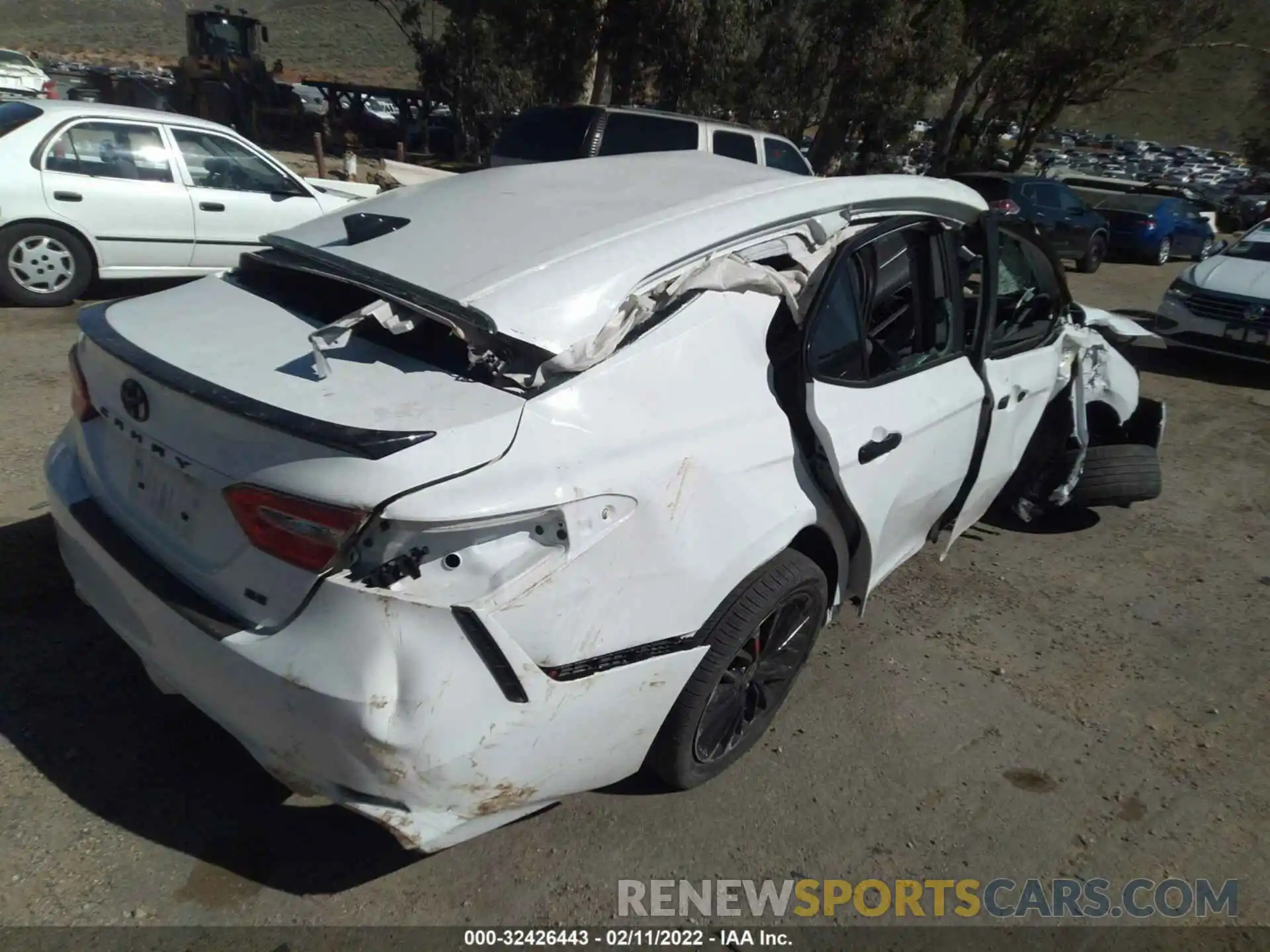 4 Photograph of a damaged car 4T1G11AK5LU379300 TOYOTA CAMRY 2020