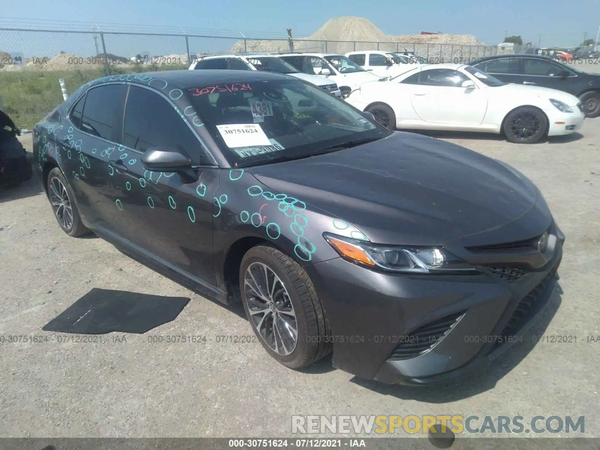 1 Photograph of a damaged car 4T1G11AK5LU387011 TOYOTA CAMRY 2020