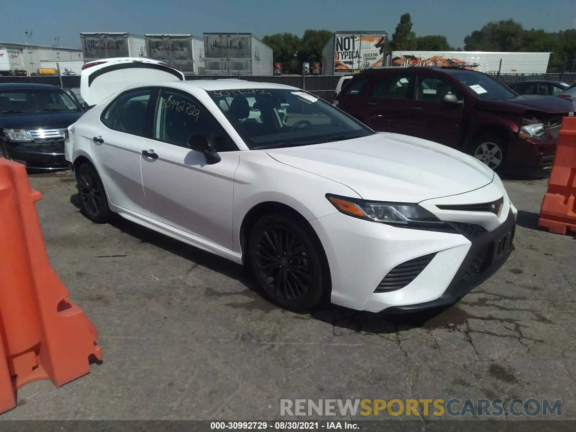 1 Photograph of a damaged car 4T1G11AK5LU396033 TOYOTA CAMRY 2020