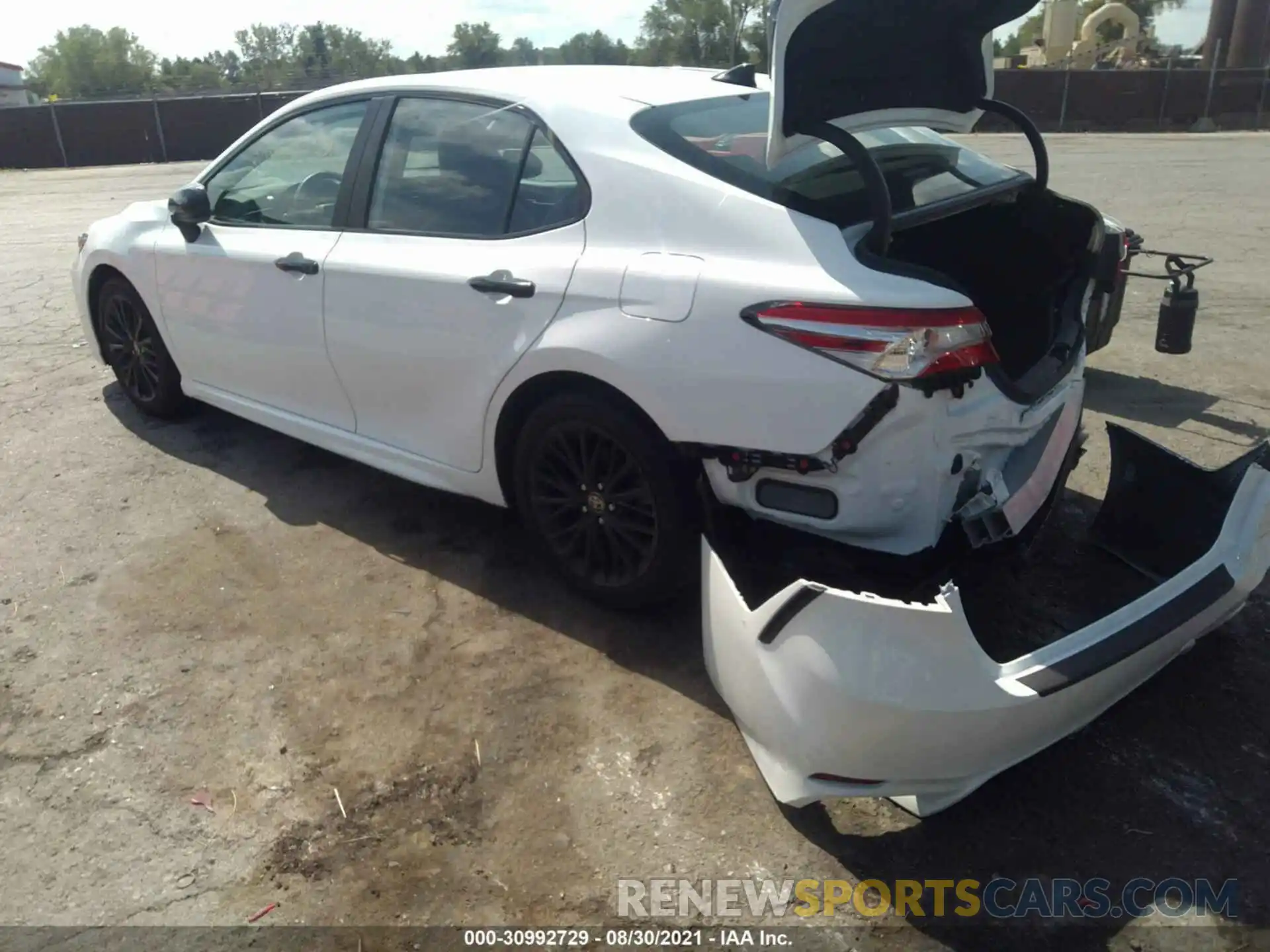 3 Photograph of a damaged car 4T1G11AK5LU396033 TOYOTA CAMRY 2020