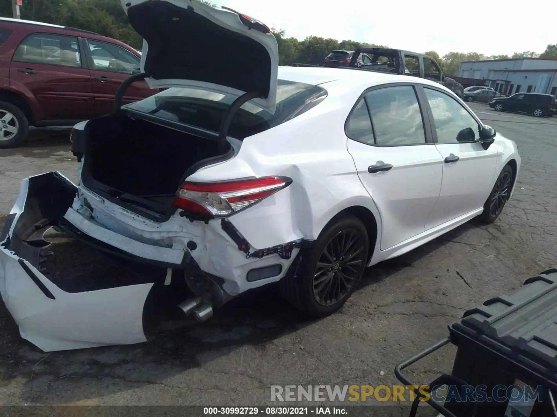 4 Photograph of a damaged car 4T1G11AK5LU396033 TOYOTA CAMRY 2020