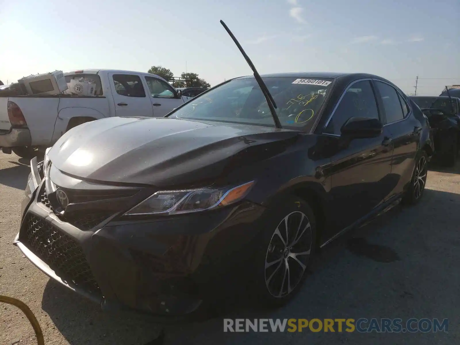 2 Photograph of a damaged car 4T1G11AK5LU400808 TOYOTA CAMRY 2020