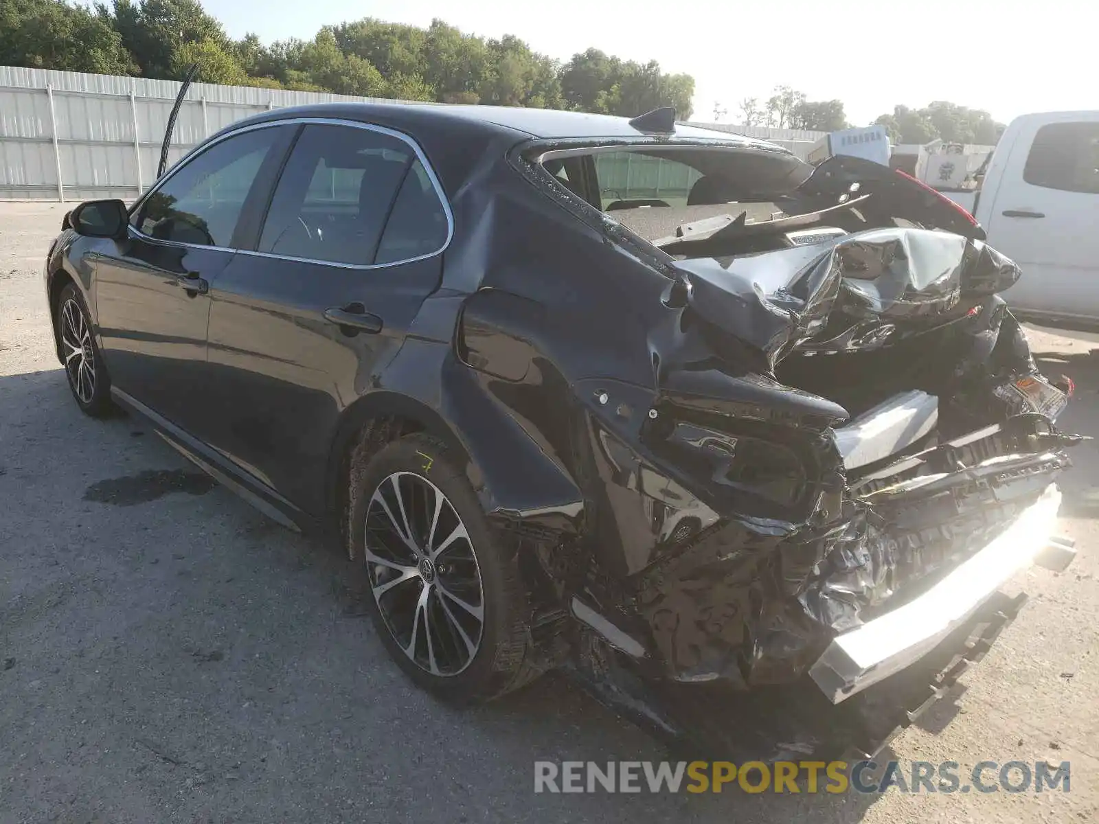 3 Photograph of a damaged car 4T1G11AK5LU400808 TOYOTA CAMRY 2020