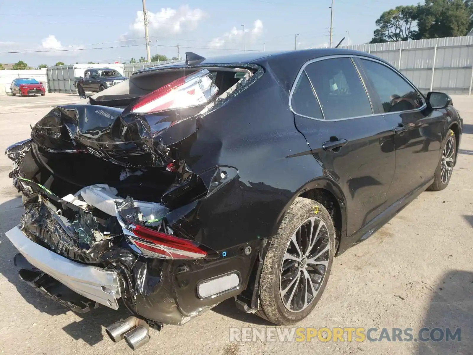 4 Photograph of a damaged car 4T1G11AK5LU400808 TOYOTA CAMRY 2020