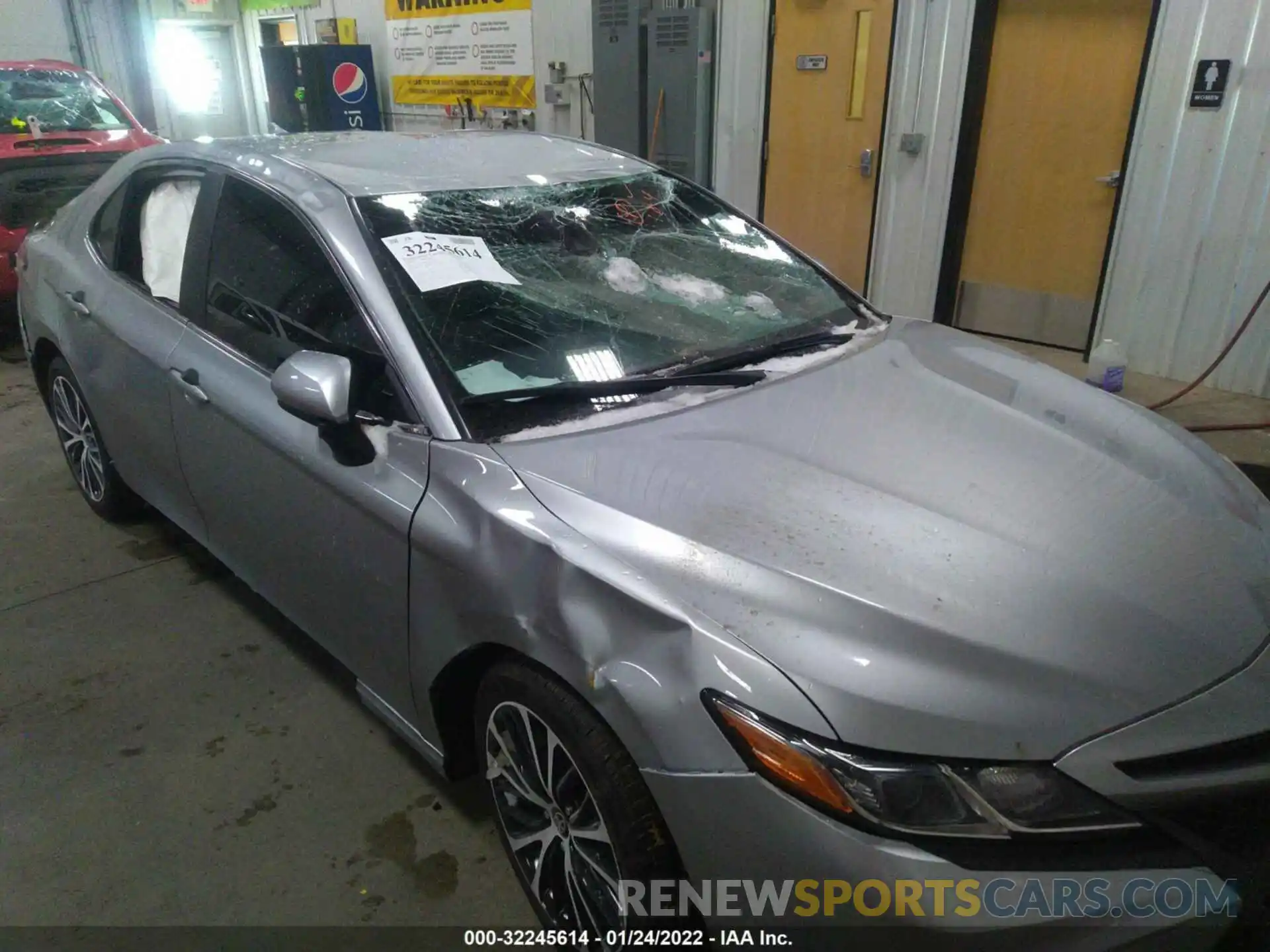 6 Photograph of a damaged car 4T1G11AK5LU500715 TOYOTA CAMRY 2020