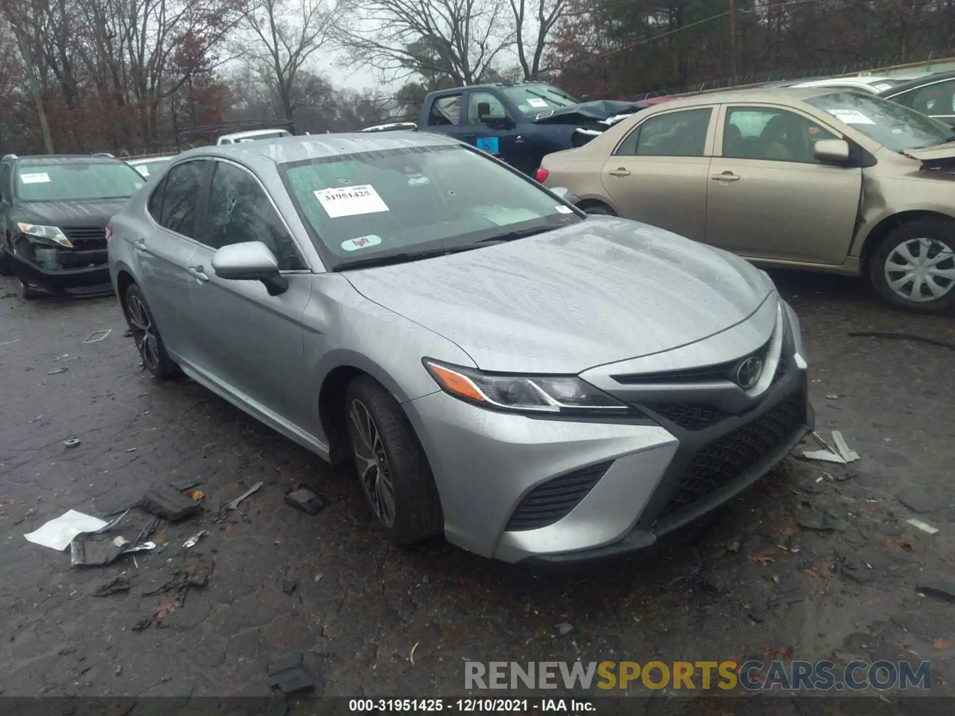 1 Photograph of a damaged car 4T1G11AK5LU507051 TOYOTA CAMRY 2020