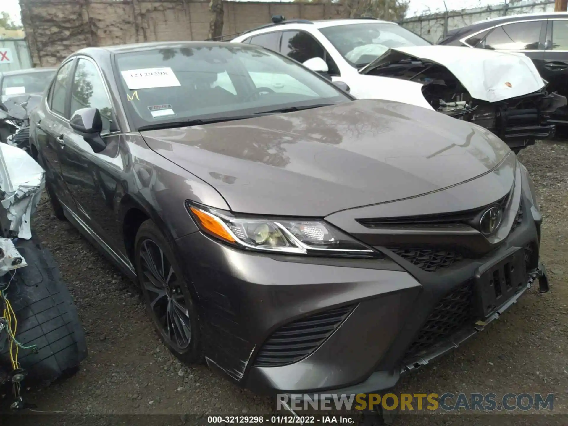 1 Photograph of a damaged car 4T1G11AK5LU508149 TOYOTA CAMRY 2020