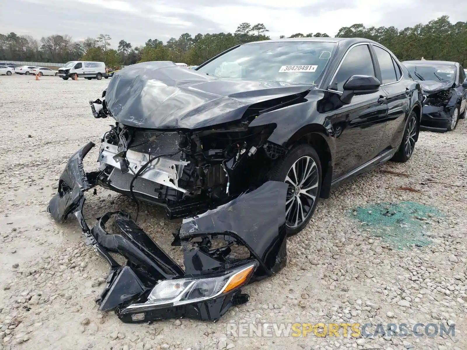 2 Photograph of a damaged car 4T1G11AK5LU508488 TOYOTA CAMRY 2020