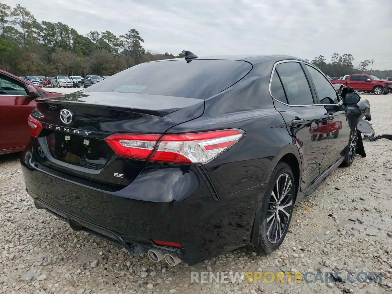 4 Photograph of a damaged car 4T1G11AK5LU508488 TOYOTA CAMRY 2020