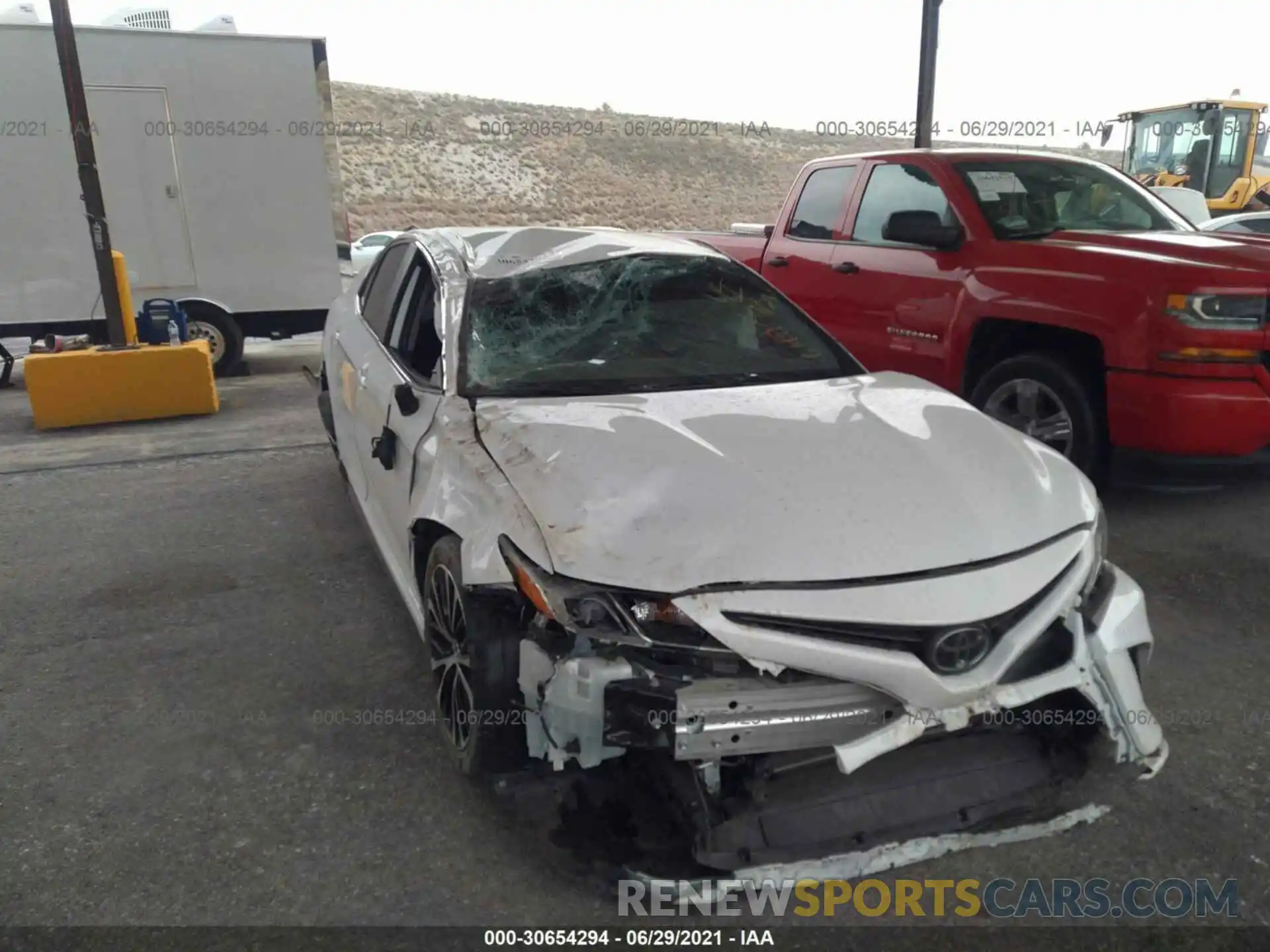 6 Photograph of a damaged car 4T1G11AK5LU857277 TOYOTA CAMRY 2020