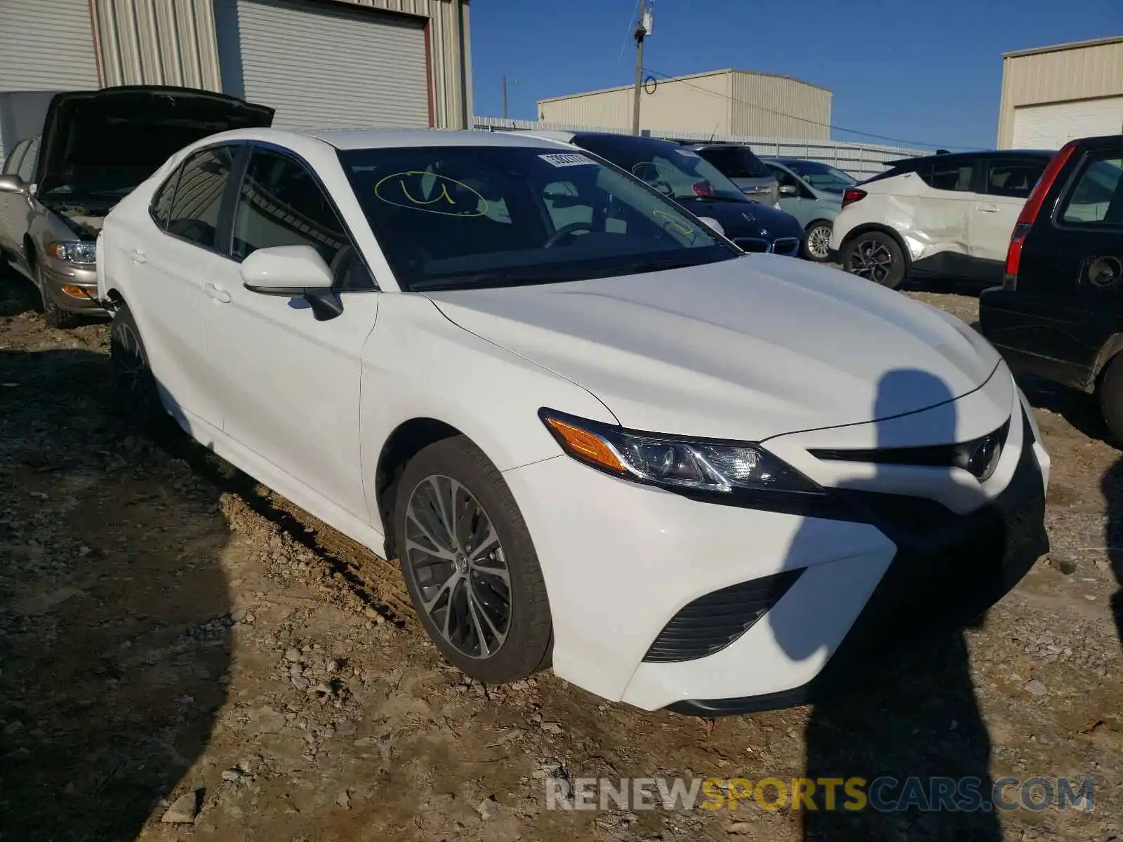 1 Photograph of a damaged car 4T1G11AK5LU857571 TOYOTA CAMRY 2020