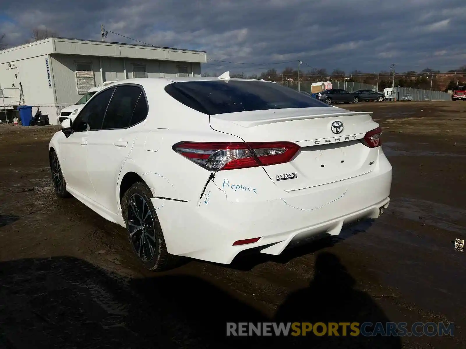 3 Photograph of a damaged car 4T1G11AK5LU868358 TOYOTA CAMRY 2020