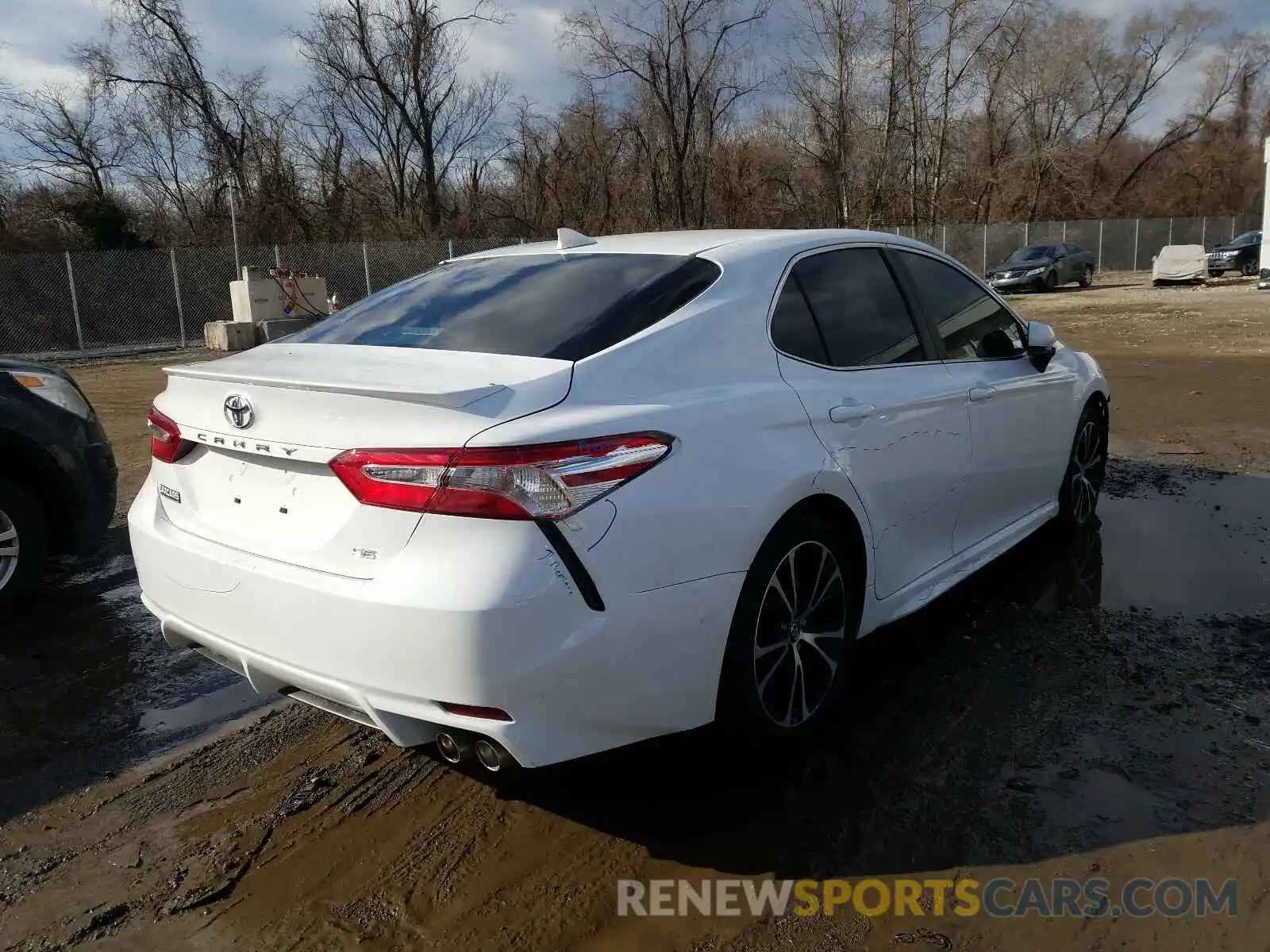 4 Photograph of a damaged car 4T1G11AK5LU868358 TOYOTA CAMRY 2020