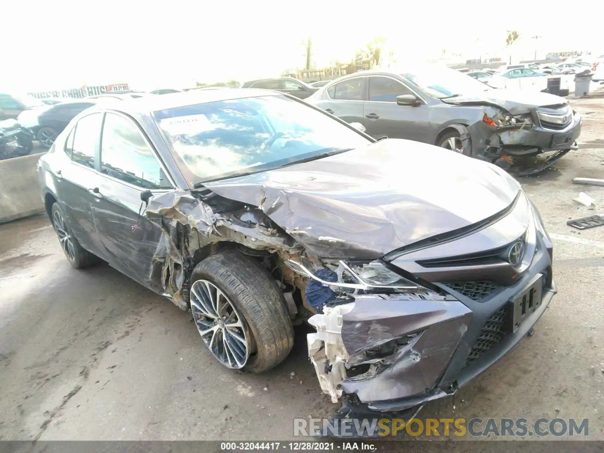 1 Photograph of a damaged car 4T1G11AK5LU875410 TOYOTA CAMRY 2020